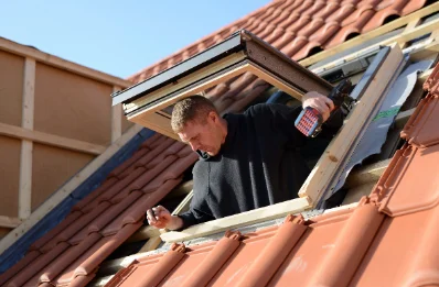 Pose de fenêtres de toit Velux à Saint-Goazec